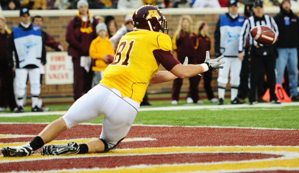 Minnesota tight end John Rabe completes a touchdown during Saturdays game against Illinois at TCF Bank Stadium.