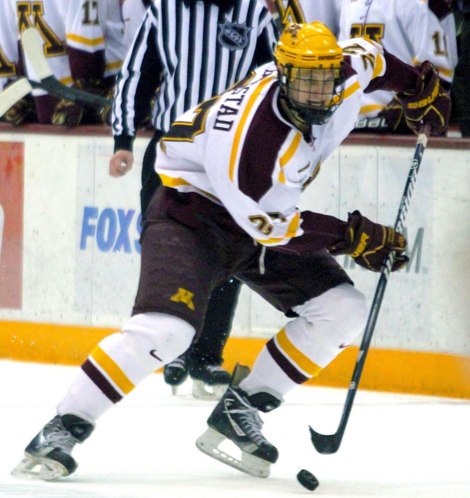 Gophers sweep SCSU, stretch WCHA lead to five points