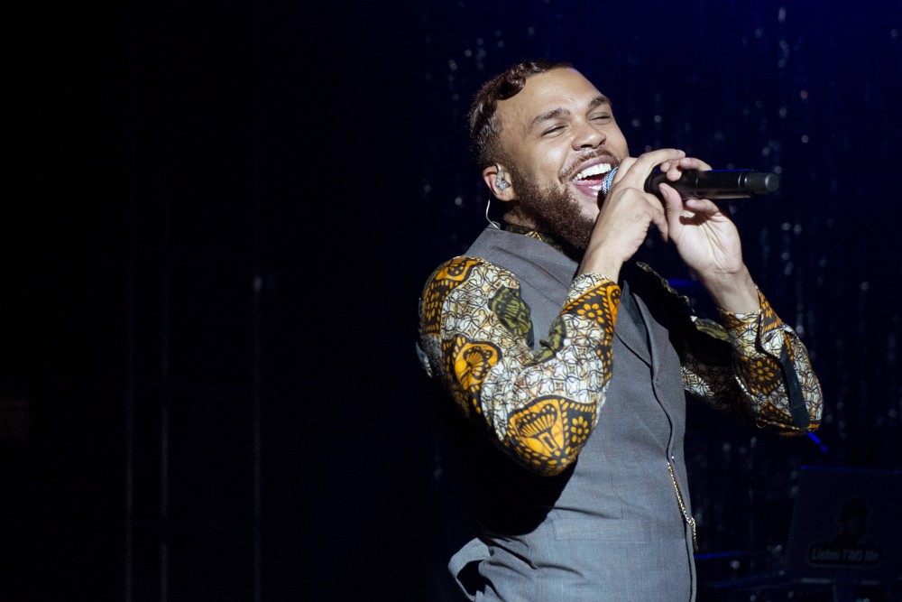 Jidenna performs on Friday during the Homecoming concert at TCF Bank Stadium.