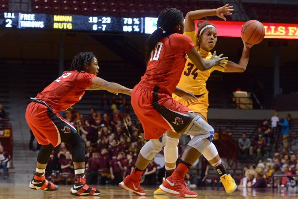 Golden Gophers 34 Freshman Guard Gadiva Hubbard looks to pass on Saturday Feb. 11, 2017 at Williams Arena. The Gophers won 80-46 against Rutgers University.
