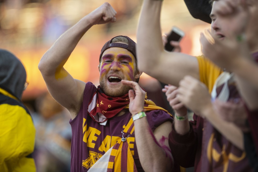 Gopher fans cheer at TCF Bank Stadium on Saturday, Oct 26. (Sydni Rose / Minnesota Daily)