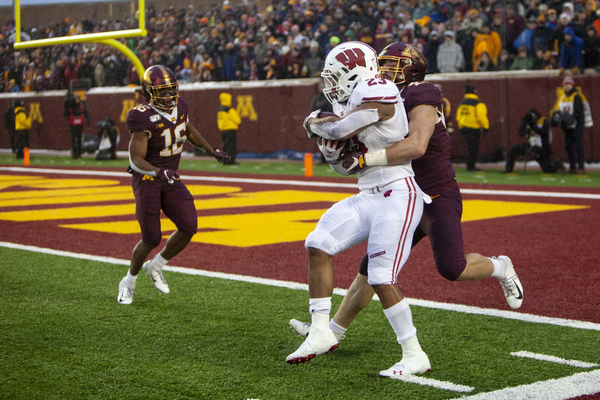 Wisconsin scores a touchdown late in the second quarter at TCF Bank Stadium Saturday, Nov. 30. 