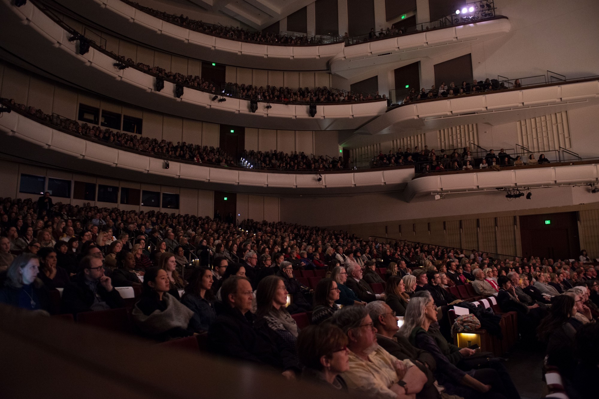 Audience members listen to Gloria Steinem during her lecture at Northrup Auditorium on Weds, Feb. 20. 