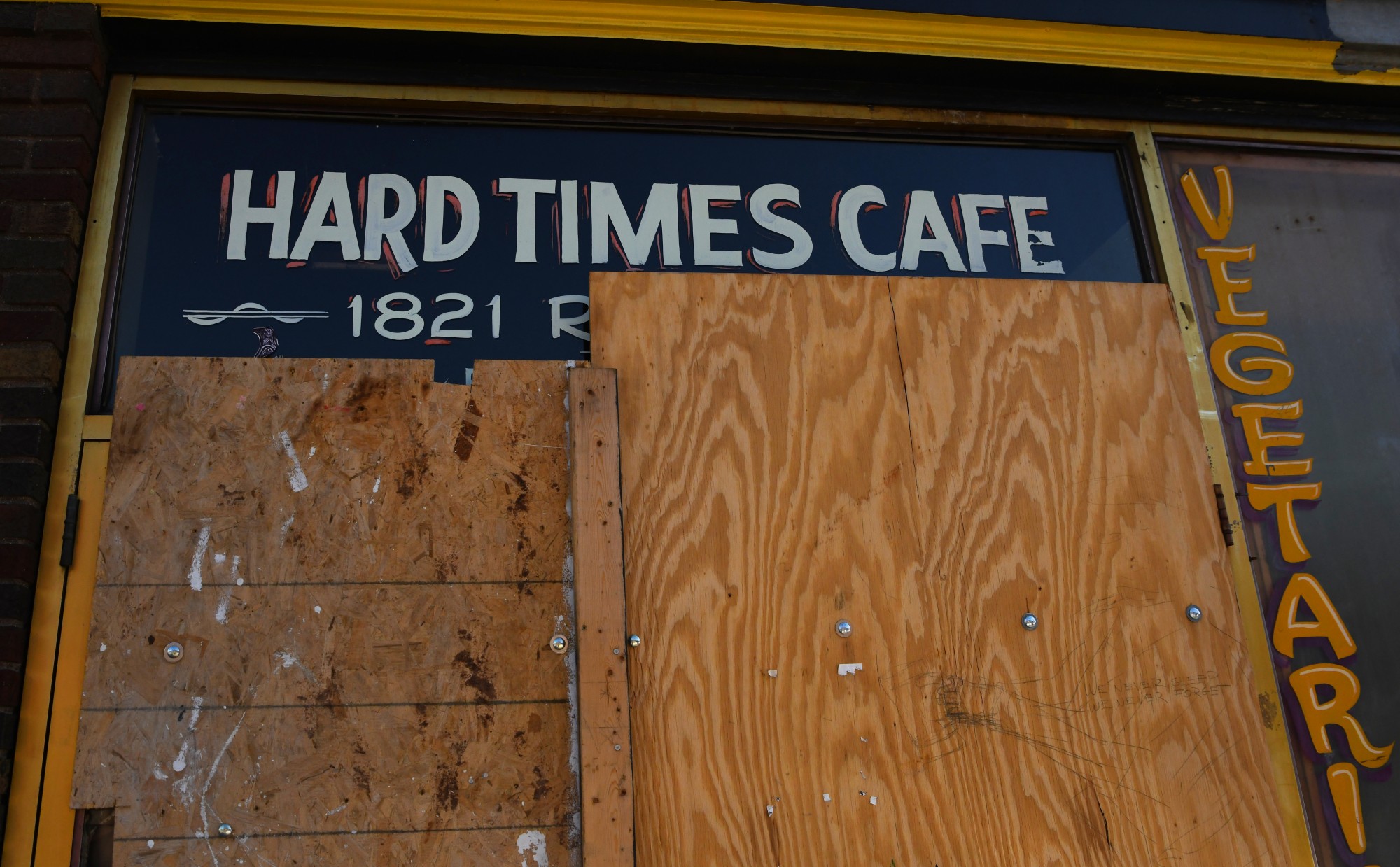 Hard Times Cafe boarded up in the Cedar-Riverside neighborhood on Thursday, May 28. (Andy Kosier / Minnesota Daily)