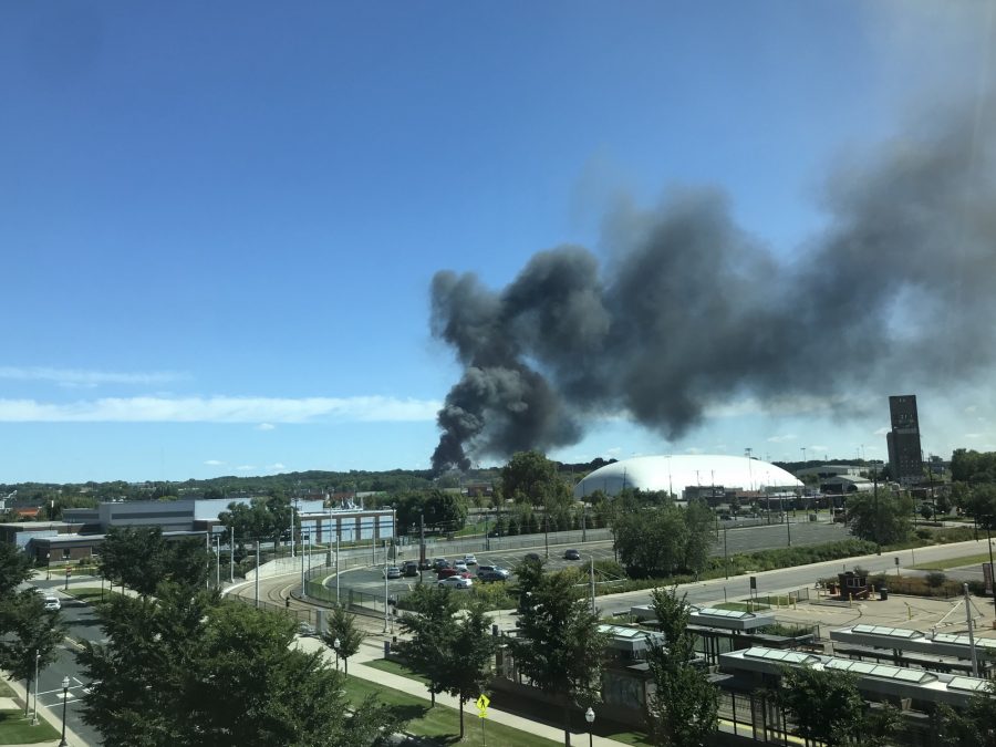 Dark gray smoke from a building fire blew to the Stadium Village and Prospect Park neighborhoods near the University of Minnesota Tuesday morning.