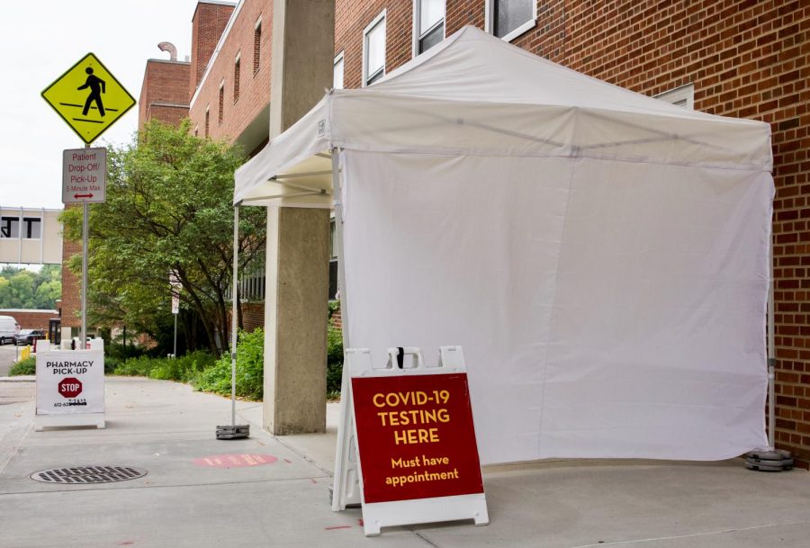 Boynton Health’s east bank location COVID-19 testing stations stands empty on Wednesday, Sep. 16. As stated on signs surrounding the tent, patients must schedule an appointment in advance in order to receive a COVID-19 test.