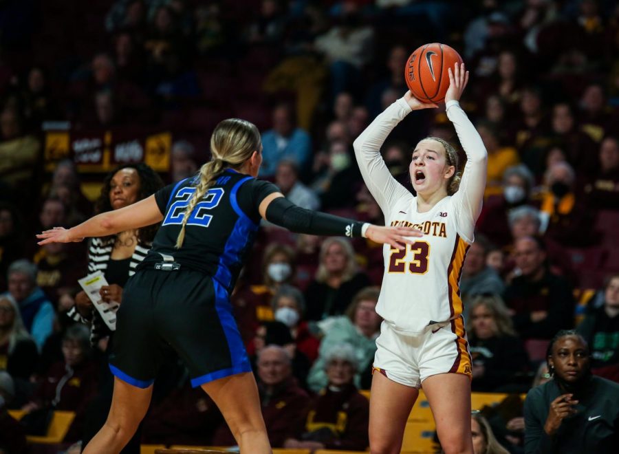 Guard Katie Borowicz looks to pass the ball in-bounds to her teammates during Minnesotas game against Kentucky, Dec. 7. The Gophers lost, 80-74.