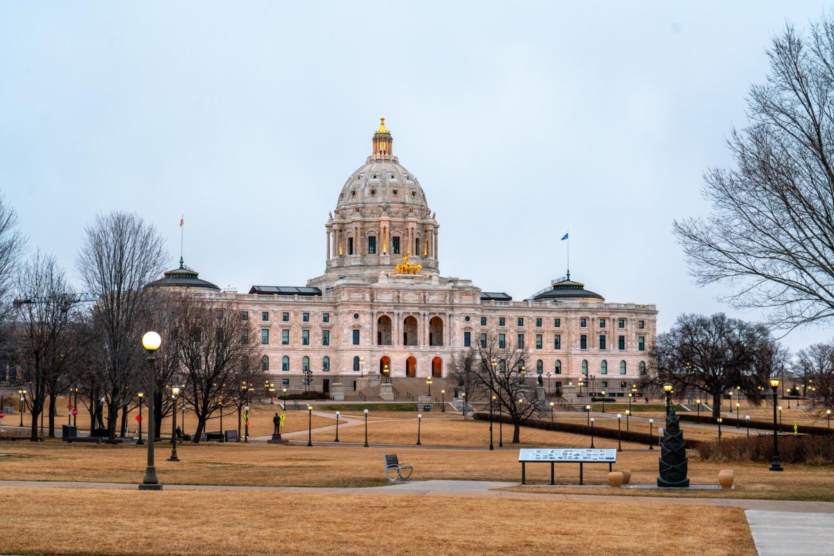Minnesota job applications will now come with the job’s starting salary as a new bill would require all businesses with 30 or more employees to include salary in job applications. 