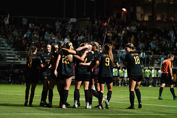 The Gophers defeated Brown 2-0 in their last matchup in 2008.