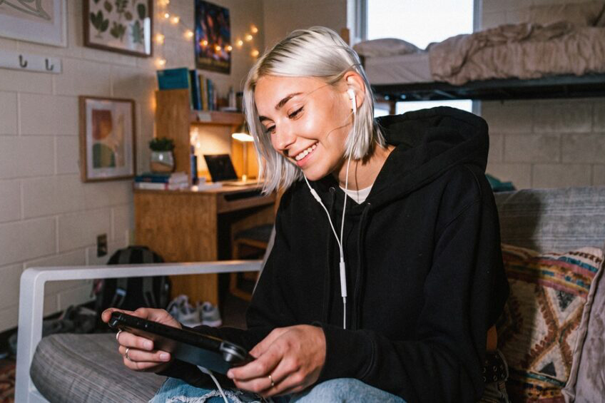 Same-day WiFi from Xfinity can help University of Minnesota students get their Internet up and running quickly as they move in to new apartments in Minneapolis at the start of the school year.